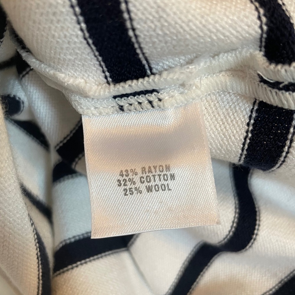 ST. JOHN SPORT by MARIE GRAY Striped Knit Top Red Buckle Detail Size M - Picture 4 of 6